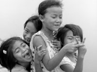 Vietnam : Vakantie  kinderen, portret, set33, zwartwit