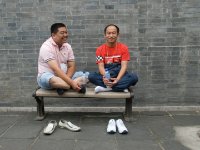 2 vrolijke mannen : China, China 2007, set40, straatscene, vakantie
